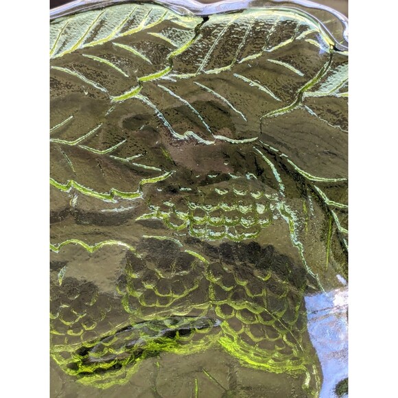 Vintage Indiana Glass Avocado Green Loganberry Leaf Pattern Candy Dish Bowl 7" - Picture 11 of 11